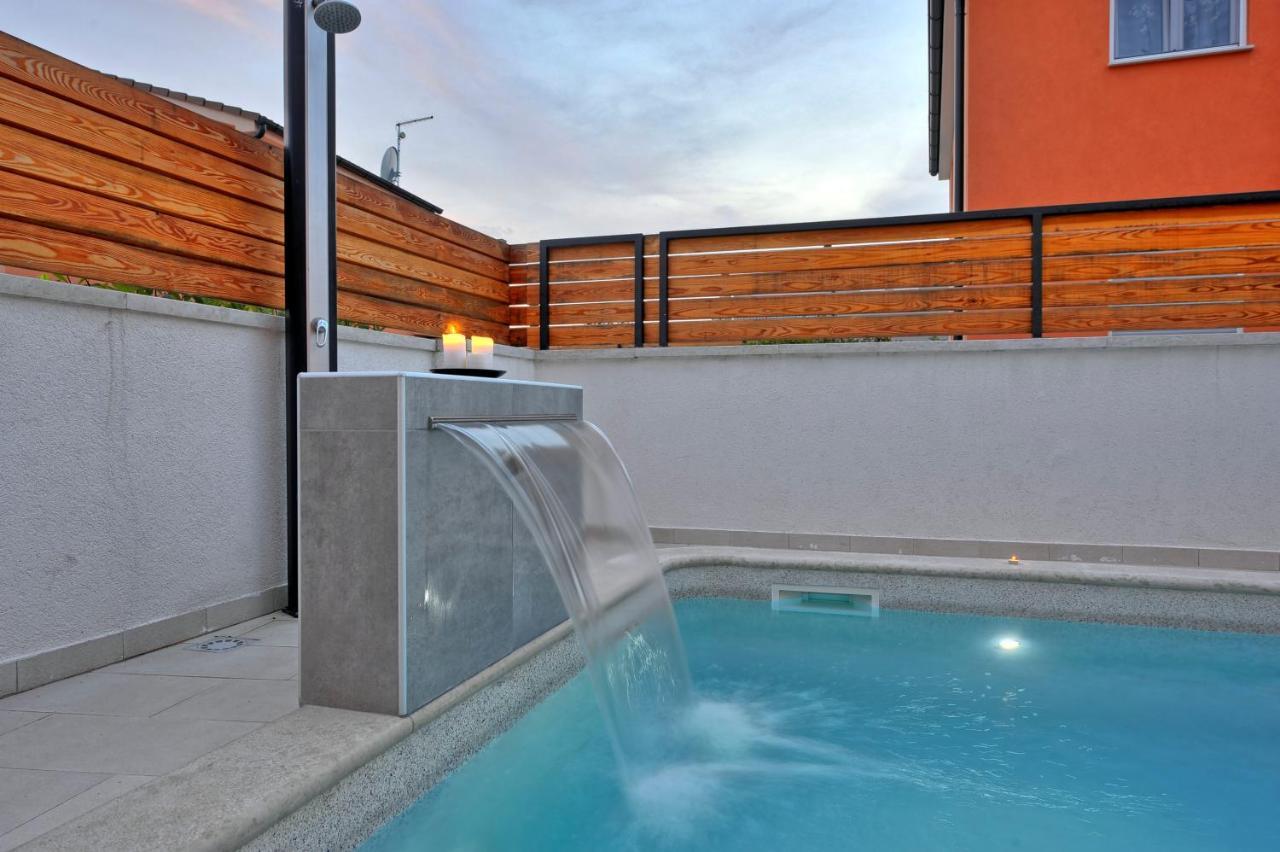 Villa With Private Pool In Village Jadreski Pula Exterior foto